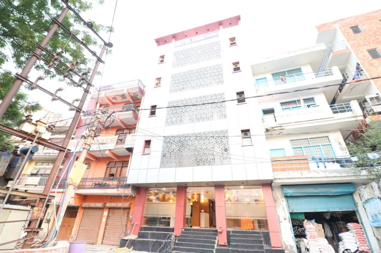 Hotel Hari International - Noida Sector 11 Zewnętrze zdjęcie