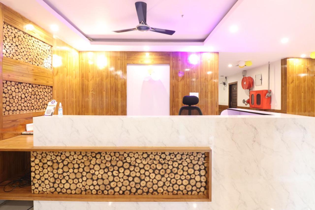 Hotel Hari International - Noida Sector 11 Zewnętrze zdjęcie