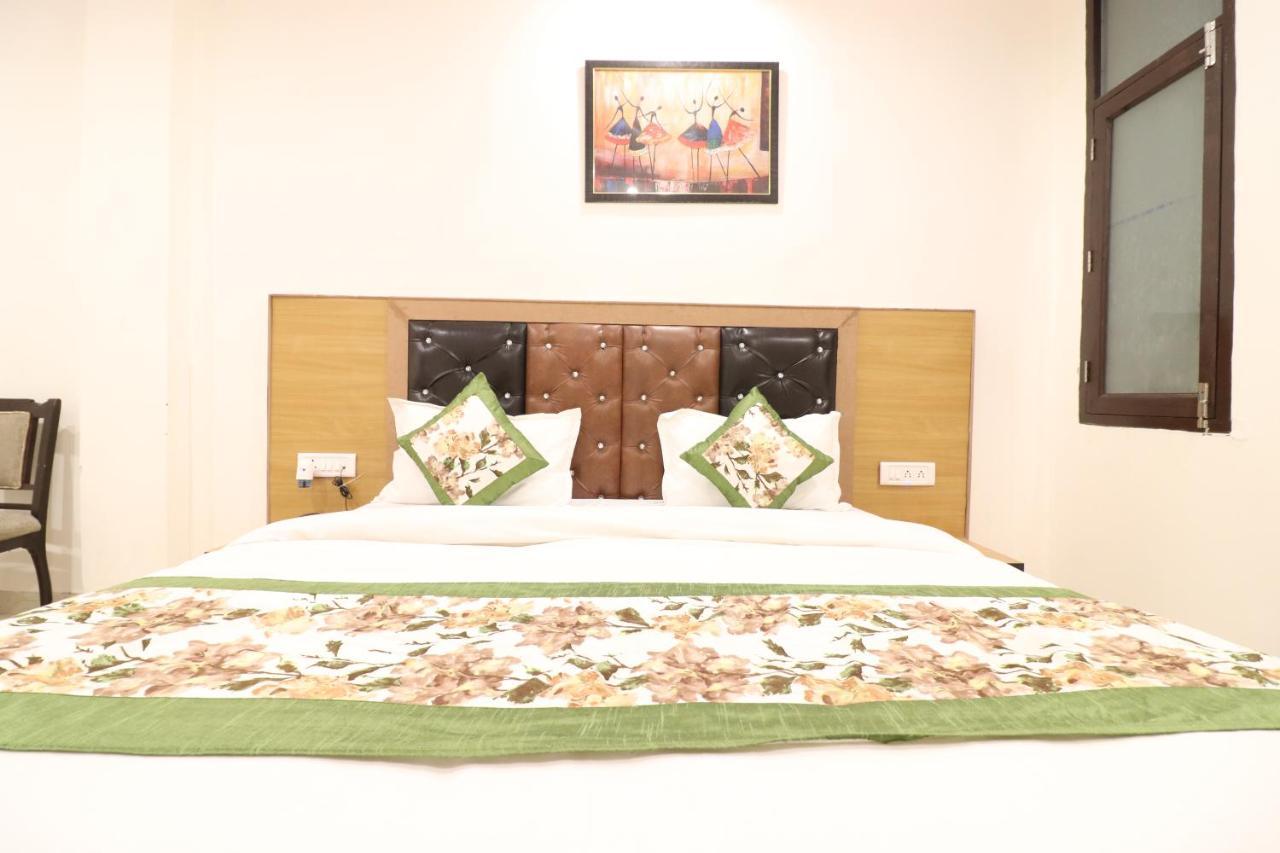 Hotel Hari International - Noida Sector 11 Zewnętrze zdjęcie