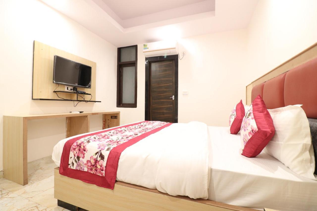 Hotel Hari International - Noida Sector 11 Zewnętrze zdjęcie