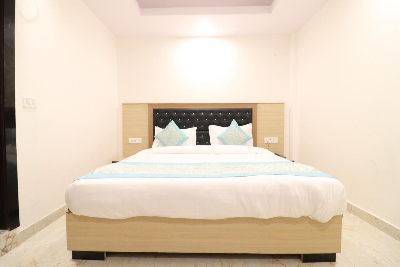 Hotel Hari International - Noida Sector 11 Zewnętrze zdjęcie