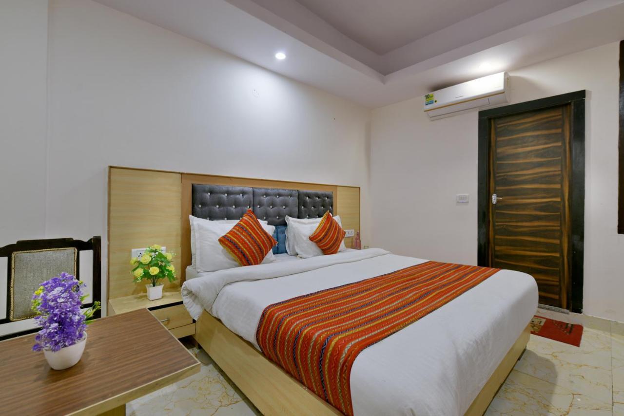 Hotel Hari International - Noida Sector 11 Zewnętrze zdjęcie