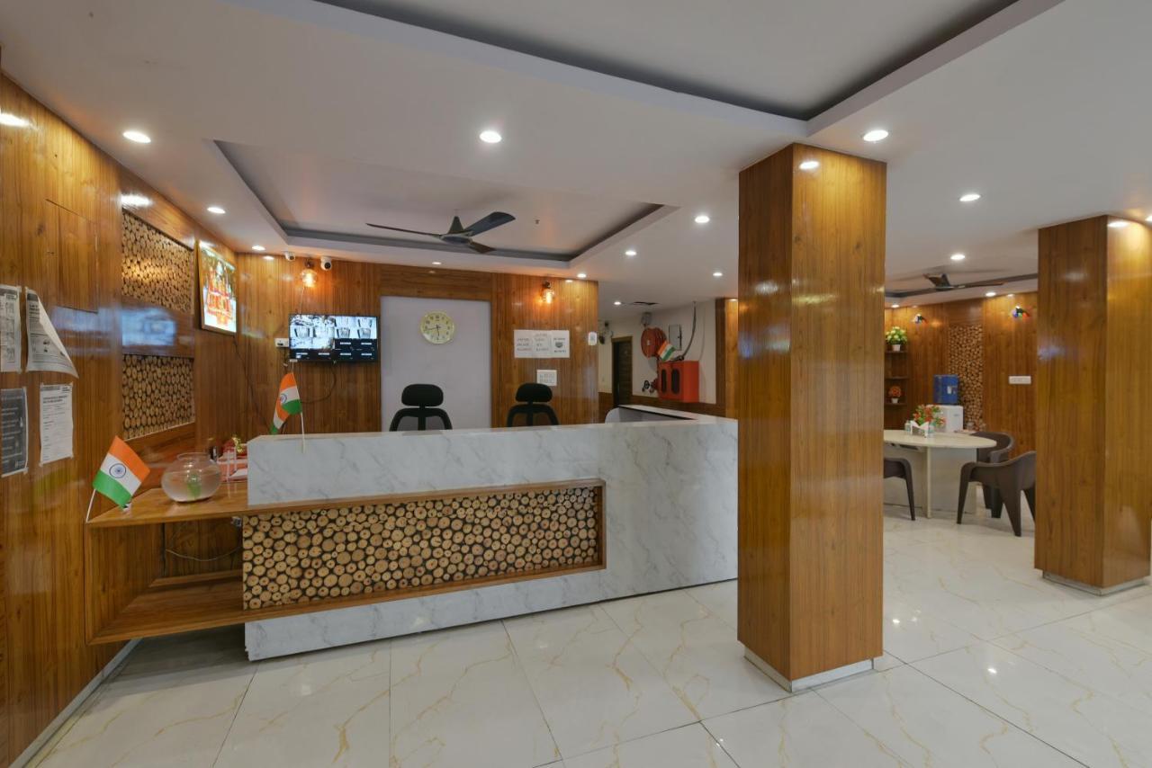 Hotel Hari International - Noida Sector 11 Zewnętrze zdjęcie