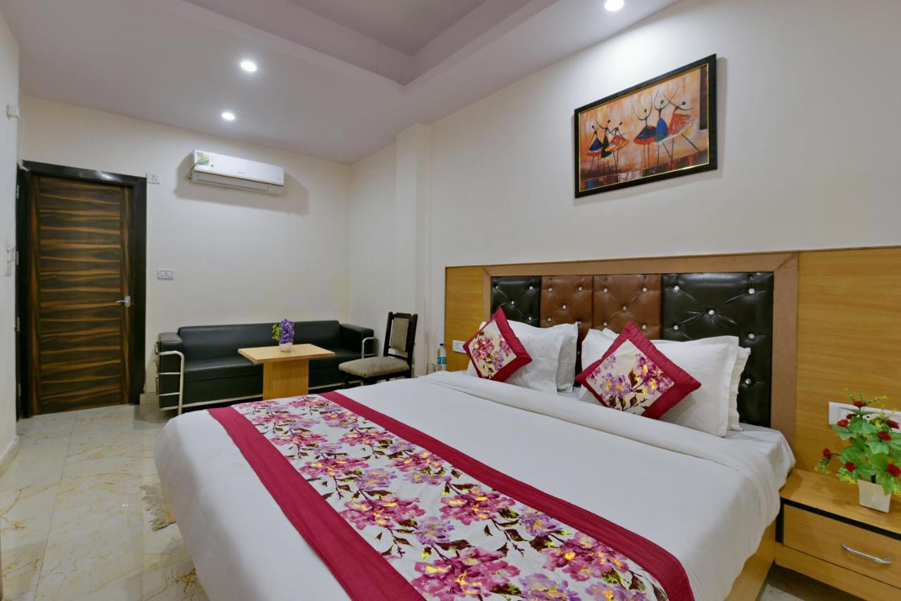 Hotel Hari International - Noida Sector 11 Zewnętrze zdjęcie