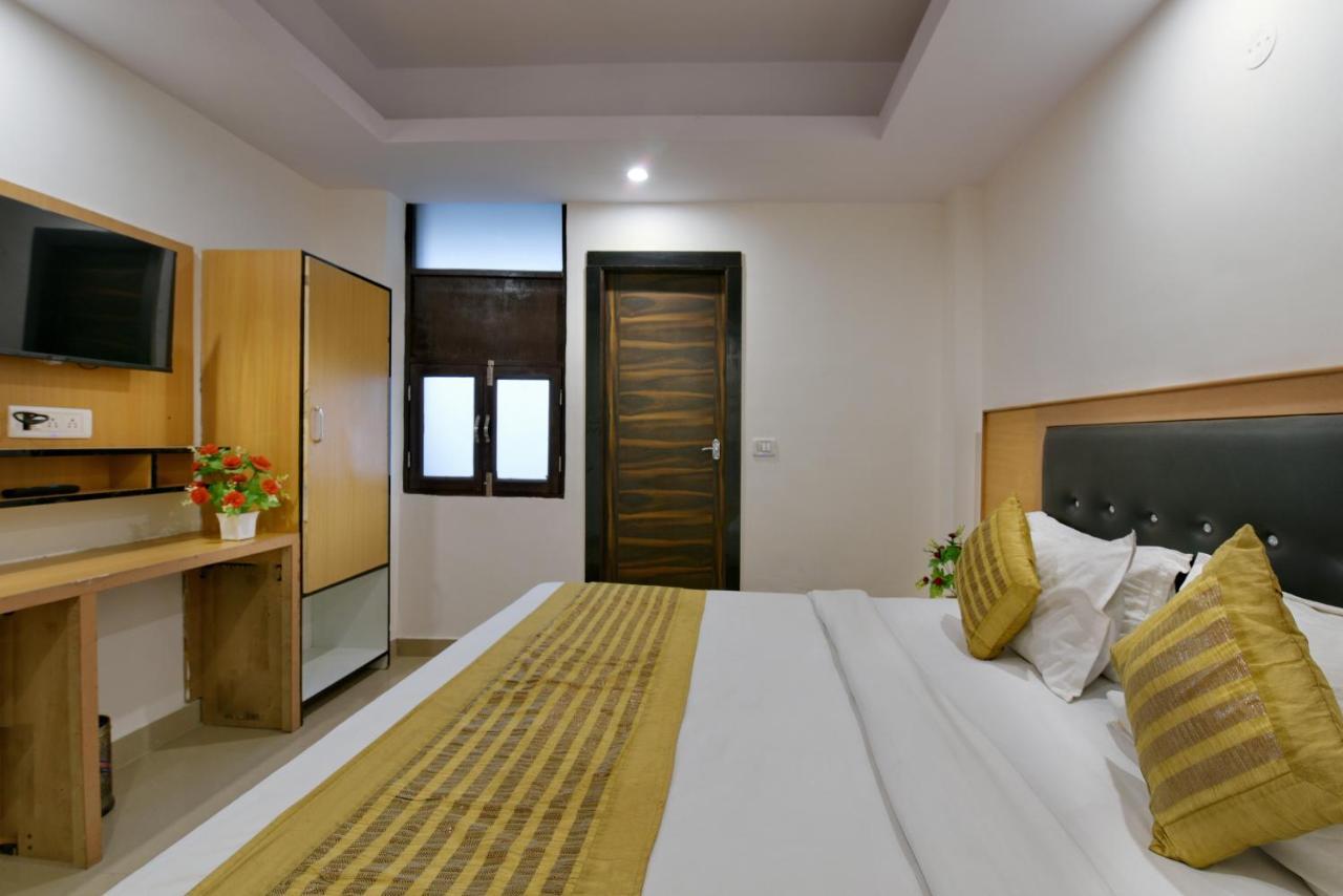 Hotel Hari International - Noida Sector 11 Zewnętrze zdjęcie