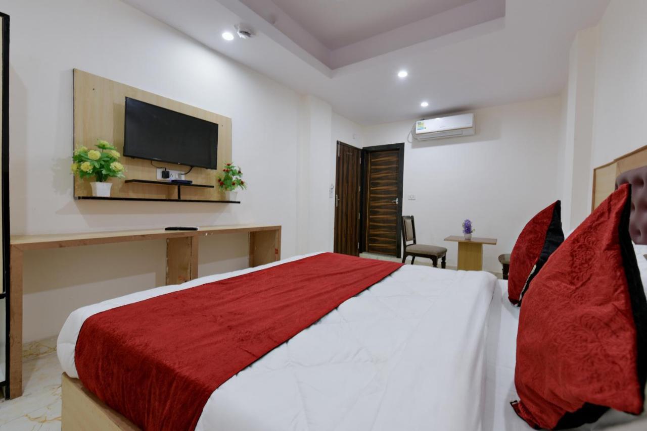 Hotel Hari International - Noida Sector 11 Zewnętrze zdjęcie