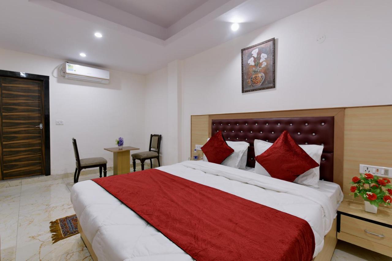 Hotel Hari International - Noida Sector 11 Zewnętrze zdjęcie