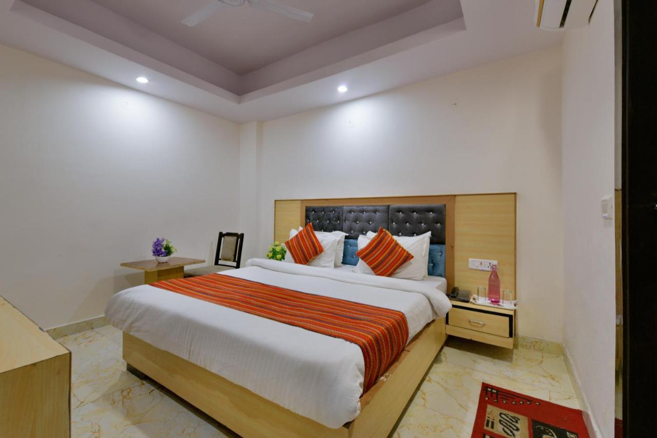 Hotel Hari International - Noida Sector 11 Zewnętrze zdjęcie