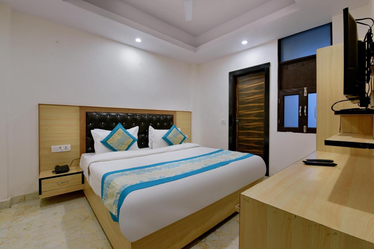 Hotel Hari International - Noida Sector 11 Zewnętrze zdjęcie