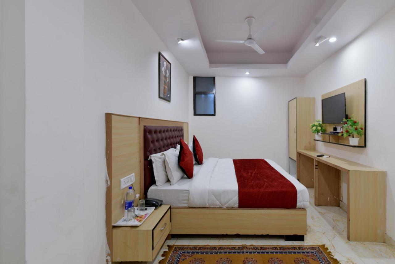 Hotel Hari International - Noida Sector 11 Zewnętrze zdjęcie