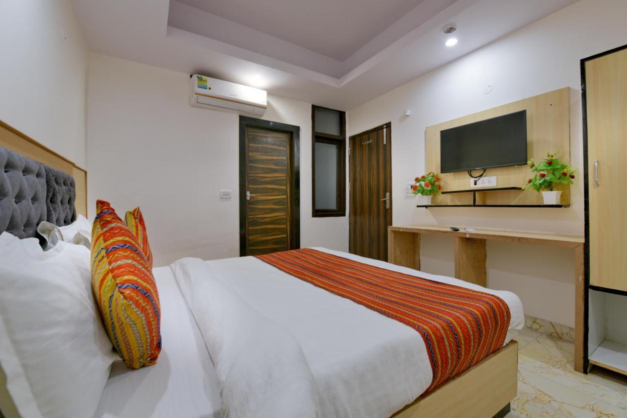Hotel Hari International - Noida Sector 11 Zewnętrze zdjęcie