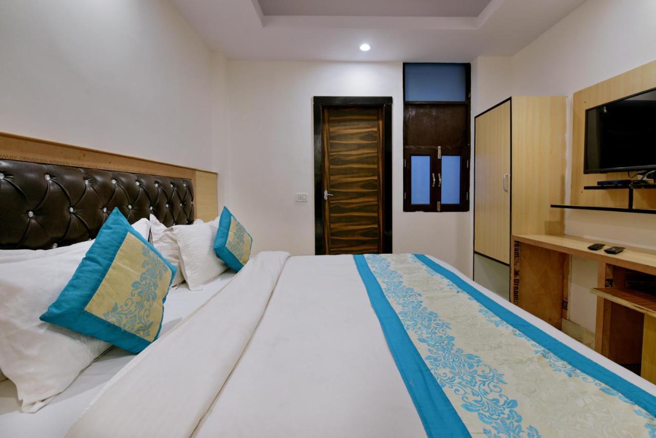 Hotel Hari International - Noida Sector 11 Zewnętrze zdjęcie